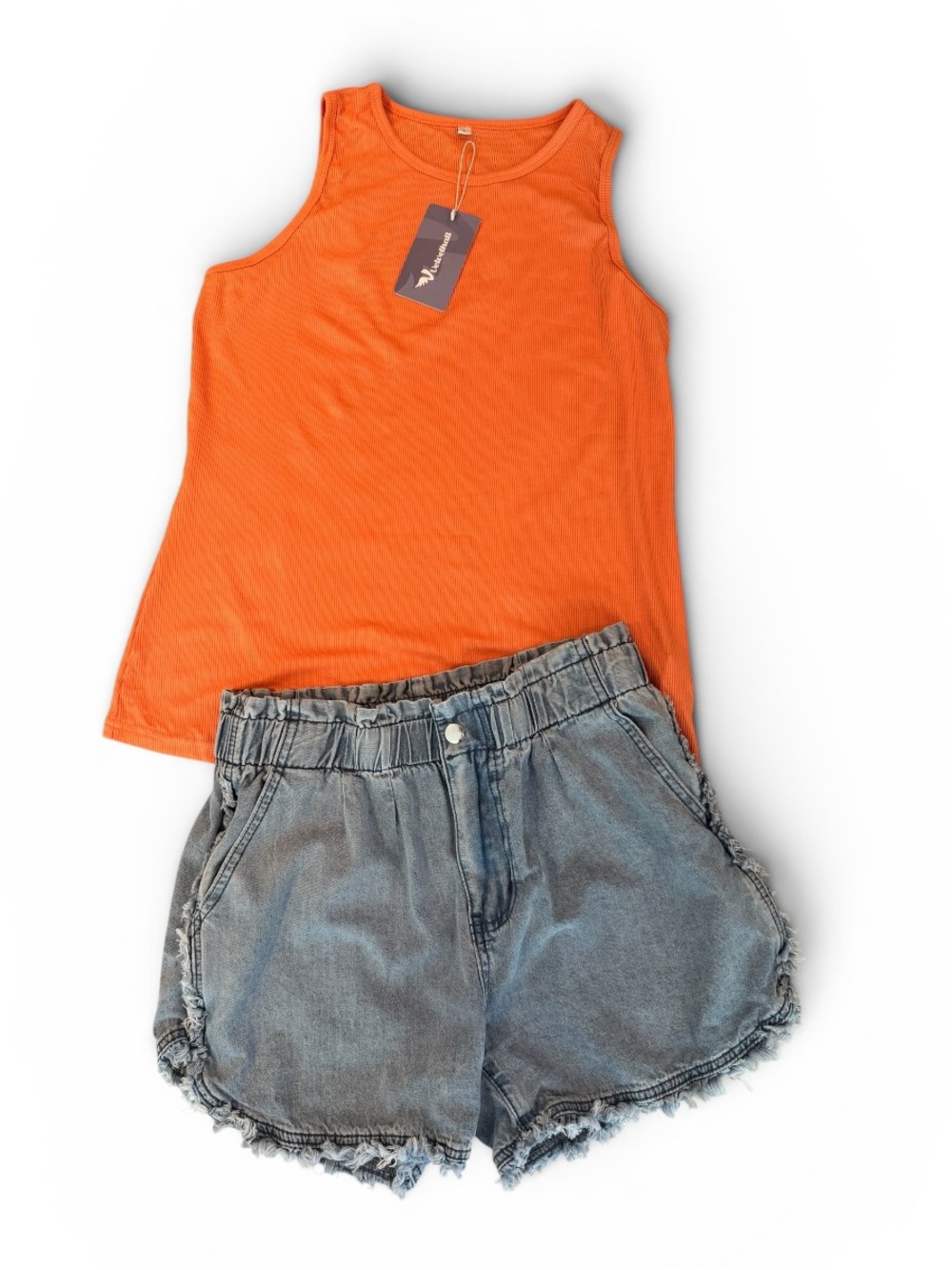 Women’s light Denim Shorts with Frayed Hem and NWT Ribbed Peach Stretchy Tank, L